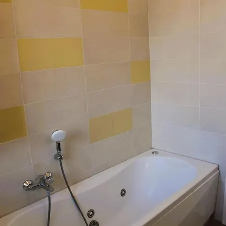 Casa Aida - * Costermano